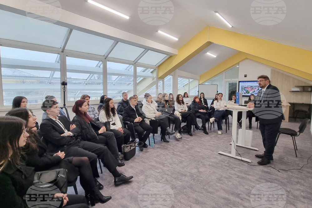 Габрово - Национална Априловска гимназия - Кирил Вълчев - посещение