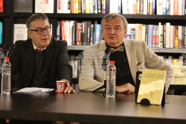 „Счупената рамка" на доц. Морис Фадел не е прозрачна книга, тя изисква специално усилие, за да вникнеш в нея, каза проф. Пламен Дойнов