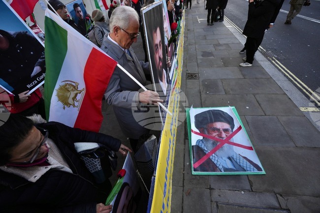 Най-малко 6126 души са убити при репресиите на протестите в Иран, казват активисти