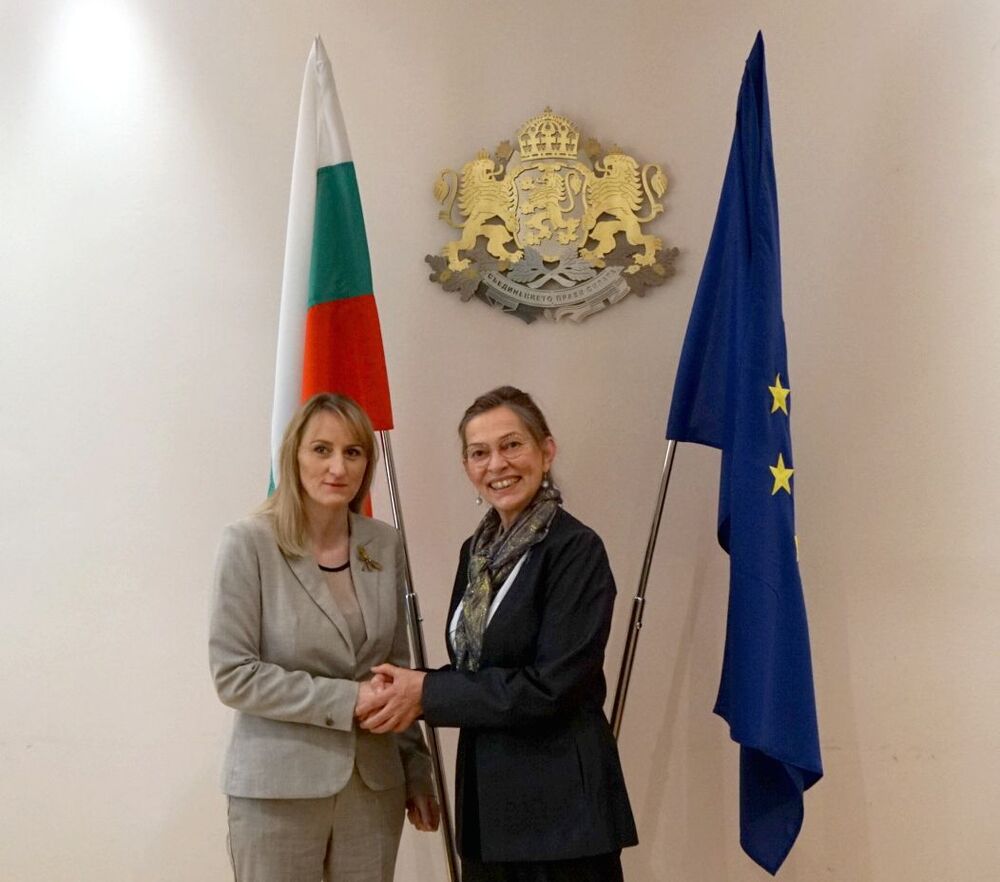 МОСВ: Министър Карамфилова и посланикът на Германия Ирене Планк обсъдиха проекти за двустранно сътрудничество в областта на околната среда