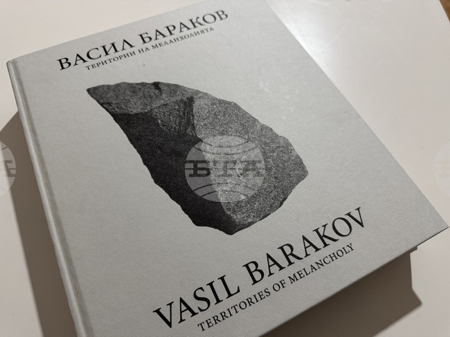 Цялостен визуален и изследователски разказ за художника Васил Бараков е представен в албума "Територии на меланхолията" 
