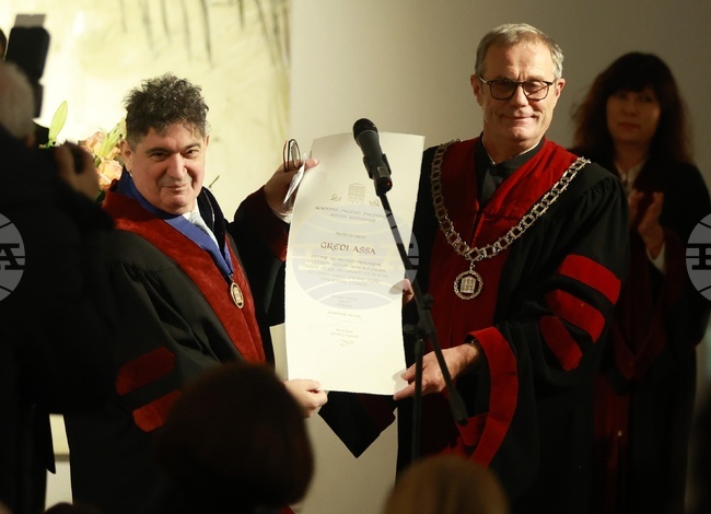 Галерия „Академия“ - Греди Асса - "Доктор хонорис кауза" - „Годините на Академията“ - изложба