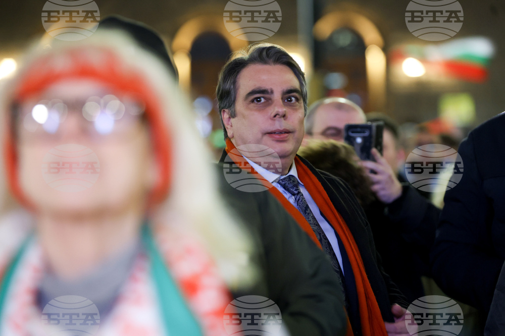 „Продължаваме промяната - Демократична България“ - протест - Асен Василев