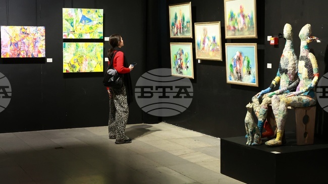 Художниците от Благоевград и региона показват в София най-доброто от ателиета си, каза Иван Милушев, куратор на изложбата в галерията на СБХ