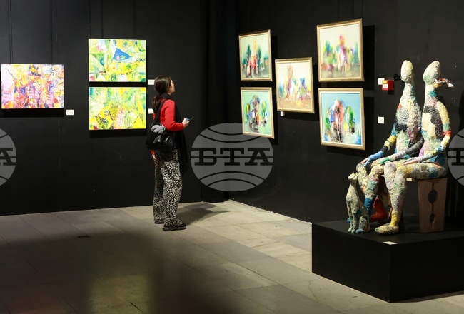 Художниците от Благоевград и региона показват в София най-доброто от ателиета си, каза Иван Милушев, куратор на изложбата в галерията на СБХ