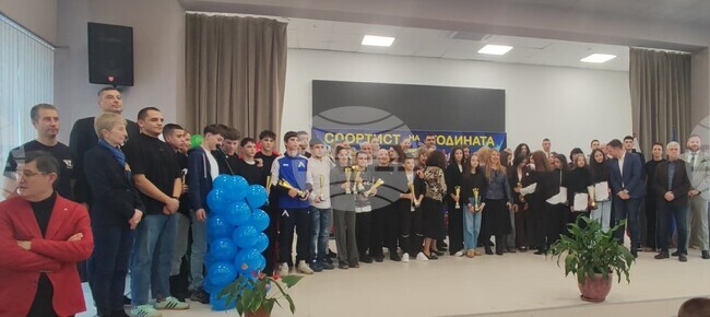 Състезателите по художествена гимнастика, волейбол и борба получиха най-много награди в годишната класация на 166-о спортно училище „Васил Левски“