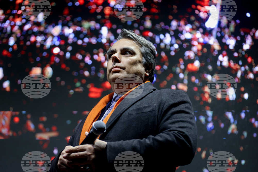 „Продължаваме промяната - Демократична България“ - протест -  Асен Василев