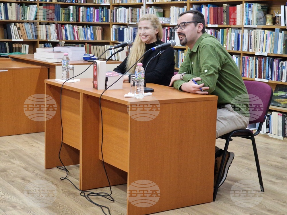 Велико Търново - Васил Попов - среща с читатели