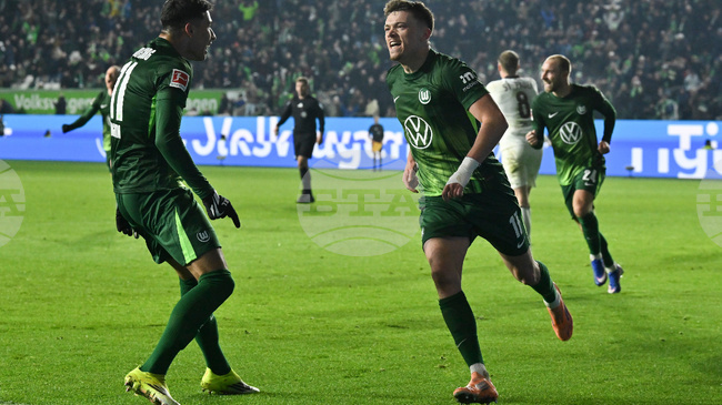 Волфсбург победи Санкт Паули с късен гол на Дженан Пейчинович