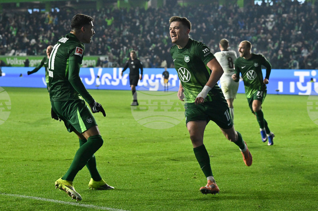 Волфсбург победи Санкт Паули с късен гол на Дженан Пейчинович