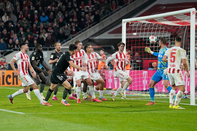 Байерн Мюнхен стигна до обрат срещу Кьолн в германското футболно първенство и постави два рекорда