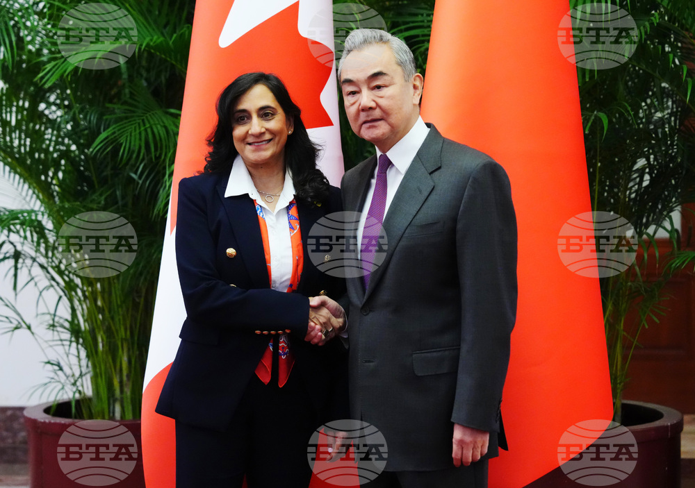 Канадската външна министърка се срещна с китайския си колега в Мюнхен