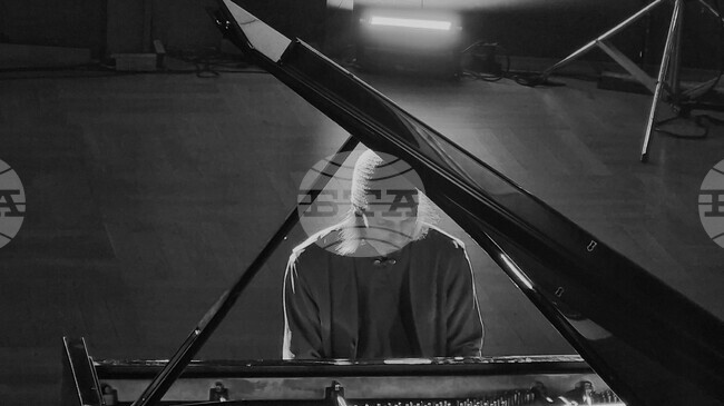 Публиката за монах Авел в София: Той изнесе концерт, който не търси ефект, а оставя следа 