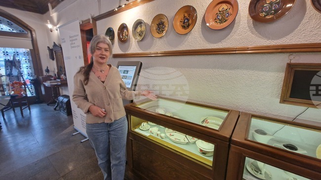 Порцелан от фабриката в с. Калейца представя троянският Музей на занаятите в първата си мини изложба за годината