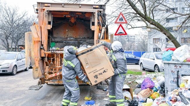 Извозени са 116 тона отпадъци за ден от „Слатина“ и „Подуяне“, работата продължава с повишен капацитет, съобщиха от Столичната община