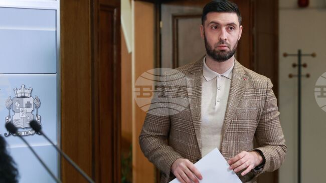 Подготвяме сигнал до прокуратурата за доклада, с който СОС одобри замяната на общински имот в район "Младост", каза Димитър Шалъфов