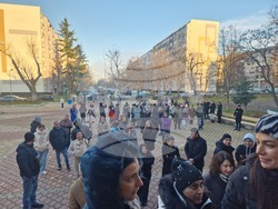 Бургас - Протест на родители пред НБУ "Михаил Лъкатник"