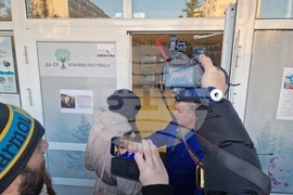 Бургас - Протест на родители пред НБУ "Михаил Лъкатник"