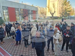 Бургас - Протест на родители пред НБУ "Михаил Лъкатник"
