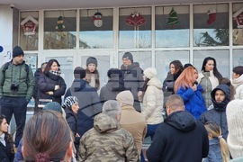 Бургас - Протест на родители пред НБУ "Михаил Лъкатник"