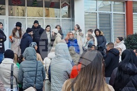 Бургас - Протест на родители пред НБУ "Михаил Лъкатник"