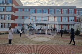 Бургас - Протест на родители пред НБУ "Михаил Лъкатник"