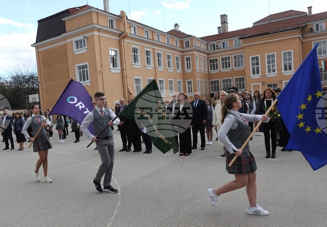 Улица на територията "134.STEM" ще бъде открита в 134-о Средно училище "Димчо Дебелянов" в София