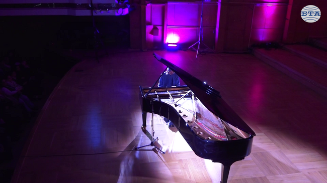 Публиката за монах Авел в София: Той изнесе концерт, който не търси ефект, а оставя следа