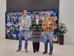 Ученици от 166-о Спортно училище „Васил Левски“ спечелиха 64 медала от световни, европейски и балкански първенства. Снимка: МОН