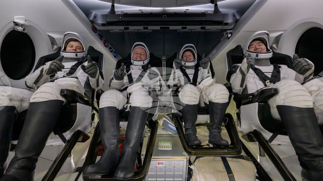 Астронавтите, завърнали се по-рано на Земята от МКС, са в добро състояние, съобщиха от НАСА