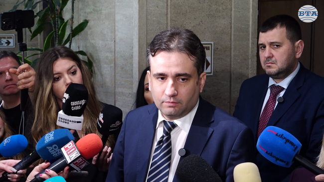 Скенерите не могат да бъдат въведени правилно, качествено и ефективно до изборите, каза Божидар Божанов от ПП-ДБ