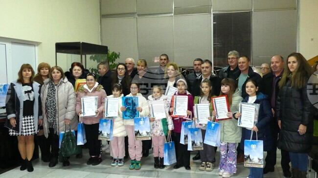 Общо 82-ма млади художници участваха в конкурса „Свободна Нова Загора“