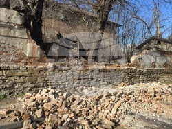 Ловеч - паднала ограда - казарма