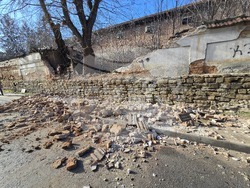 Ловеч - паднала ограда - казарма