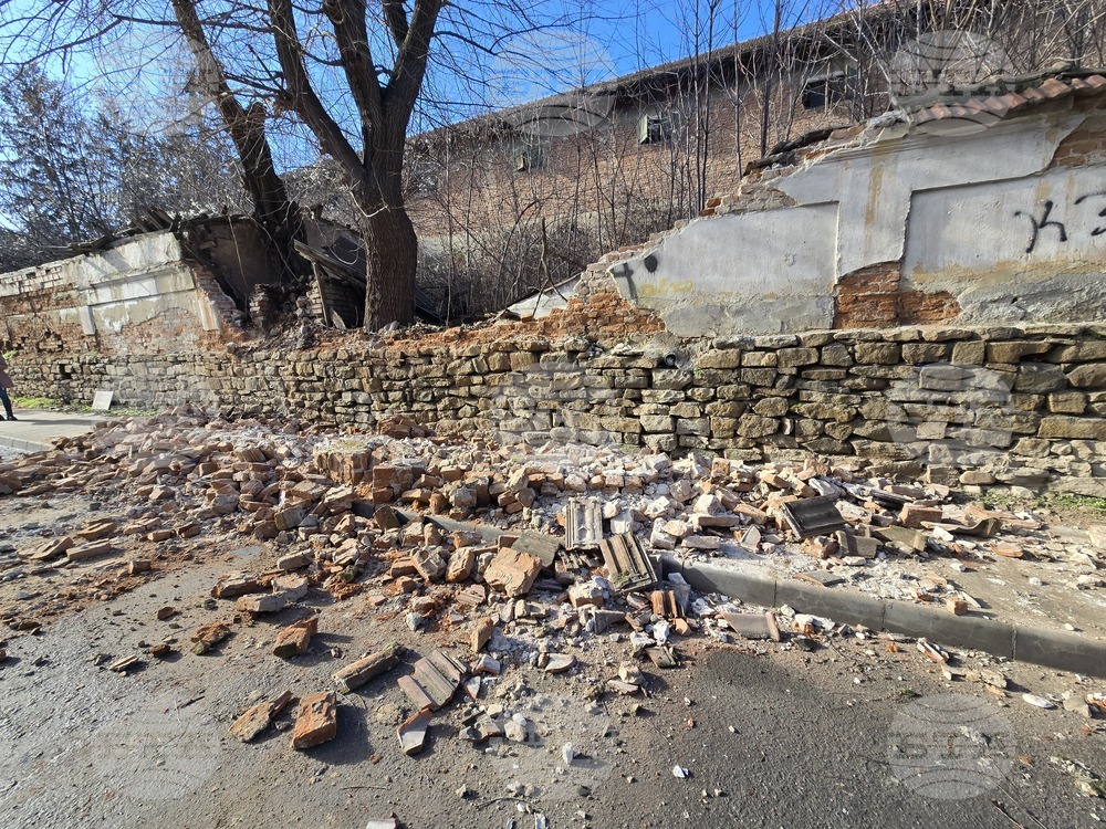 Ловеч - паднала ограда - казарма