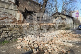 Ловеч - паднала ограда - казарма