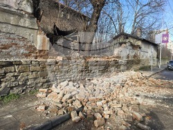 Ловеч - паднала ограда - казарма