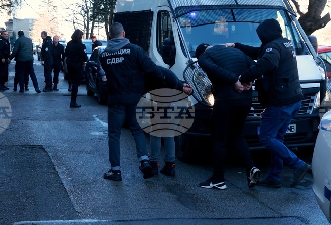 Столичната полиция задържа двама мъже в ж.к. „Младост 1“ след извършена домова кражба 