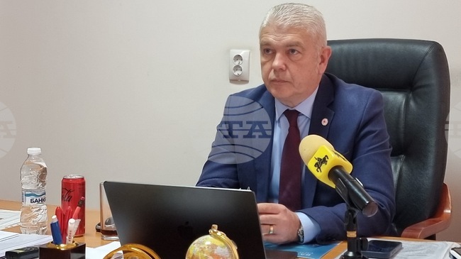 Болницата в Перник е осъдена на втора инстанция да плати над 800 хил. лева по дело за починал пациент, съобщи директорът ѝ д-р Явор Дренски