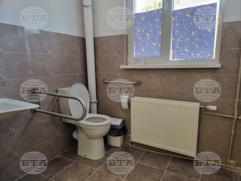 Село Раждавица - ремонт - училищно общежитие