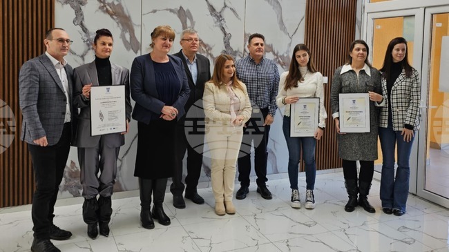 Директорът на Градската библиотека в Свищов Дария Първанова бе отличена в националния поетичен конкурс „Николай Лилиев“