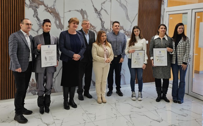 Директорът на Градската библиотека в Свищов Дария Първанова бе отличена в националния поетичен конкурс „Николай Лилиев“