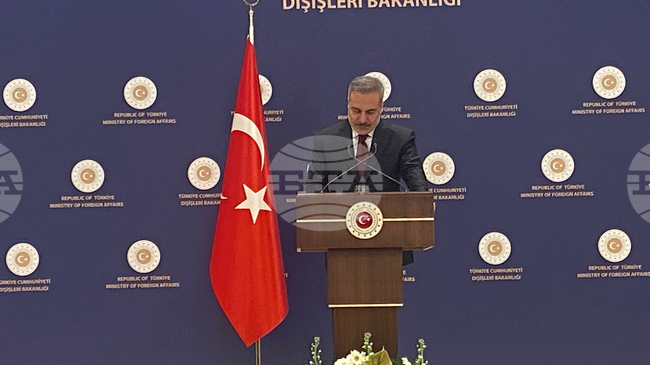 Хакан Фидан: Турция е против военна операция срещу Иран, ще продължи усилията за разрешаване на проблемите по пътя на преговорите