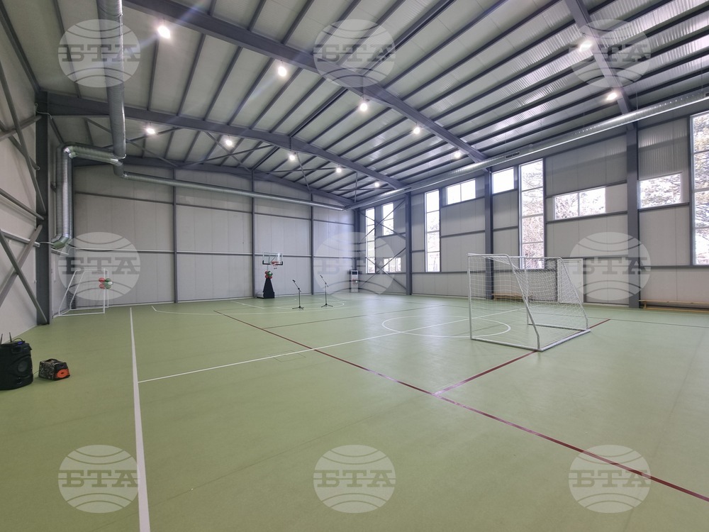 Долна Митрополия - СУ „Васил Априлов“ - нов физкултурен салон