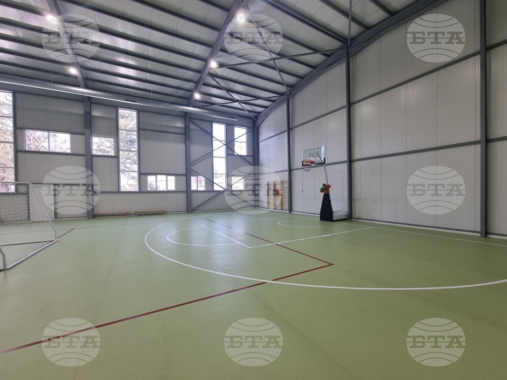 Долна Митрополия - СУ „Васил Априлов“ - нов физкултурен салон