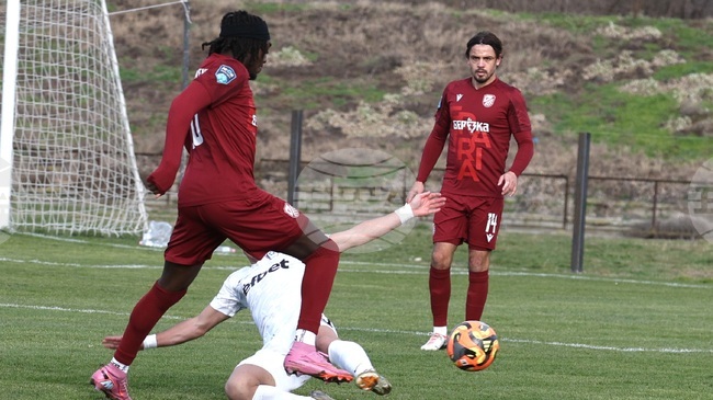 Вторият в класирането Фратрия спечели само точка срещу дубъла на Лудогорец, Черноморец с убедителна победа над ЦСКА II във Втора лига