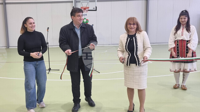 Новоизграден физкултурен салон бе открит в Средно училище „Васил Априлов“ в Долна Митрополия