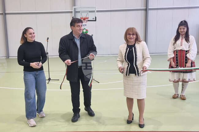 Долна Митрополия - СУ „Васил Априлов“ - нов физкултурен салон