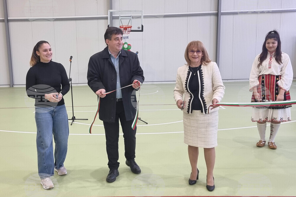 Долна Митрополия - СУ „Васил Априлов“ - нов физкултурен салон