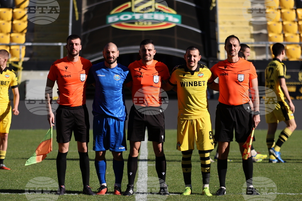 Пловдив - футбол - Ботев (Пловдив) - Марица (Пловдив) - контрола